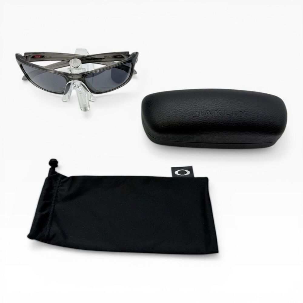 Oakley Sliver OO9408-0356 Sunglasses in Grey Smoke with PRIZM Lenses